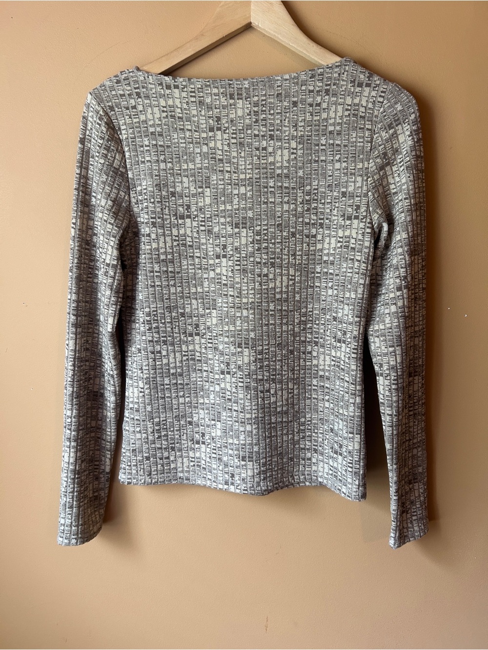 H&m Ribbed Keyhole Long-Sleeve Top in Heather Gray - Picture 4 of 6